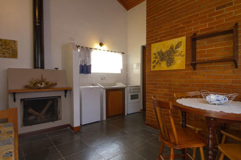 Pousada Il Villaggio Санту-Антониу-ду-Пиньял Экстерьер фото