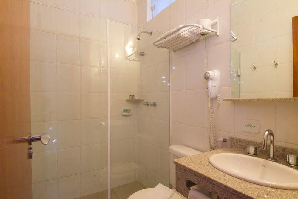 Pousada Il Villaggio Санту-Антониу-ду-Пиньял Экстерьер фото